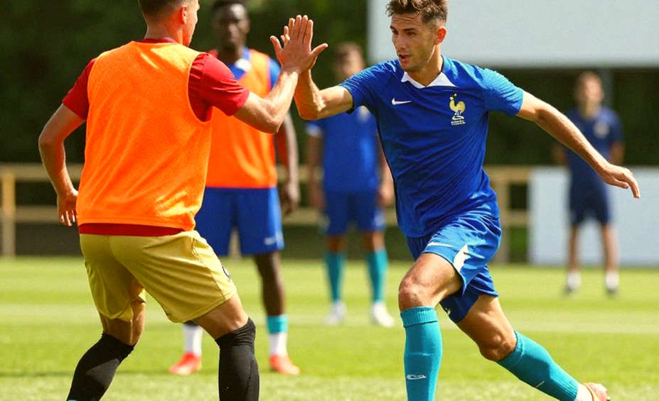 Jay Idzes và nghĩa cử gây bất ngờ sau khi Indonesia hạ Thái Lan ở chung kết ASEAN Cup 2026 Jay Idzes và nghĩa cử gây bất ngờ sau khi Indonesia hạ Thái Lan ở chung kết ASEAN Cup 2026