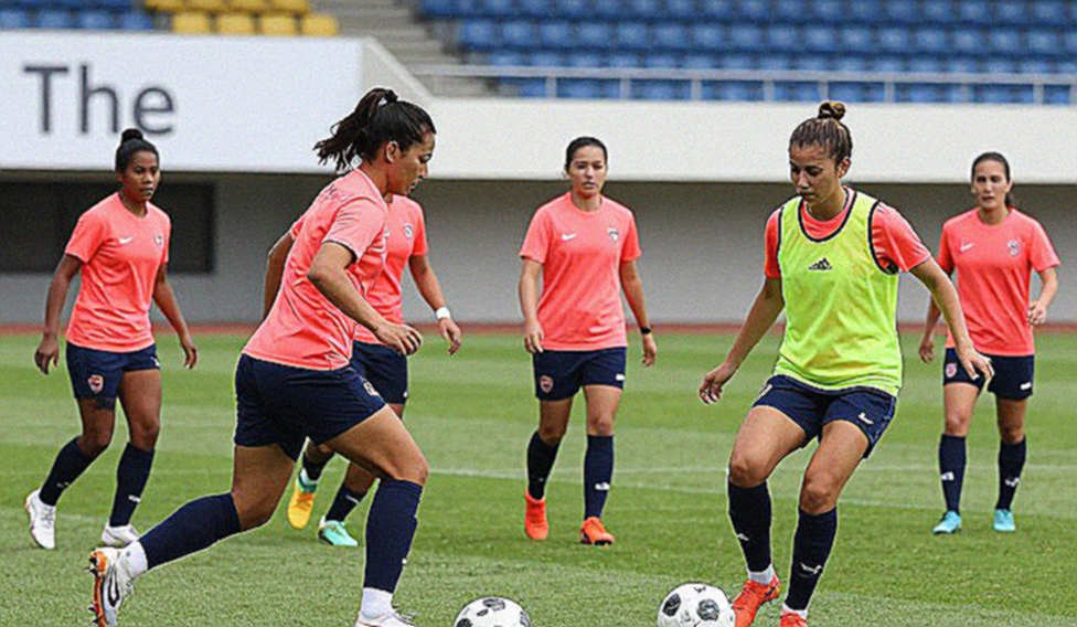 Lời mời của Gignac: khi một cái bắt tay được đóng gói thành bản hợp đồng Lời mời của Gignac: khi một cái bắt tay được đóng gói thành bản hợp đồng