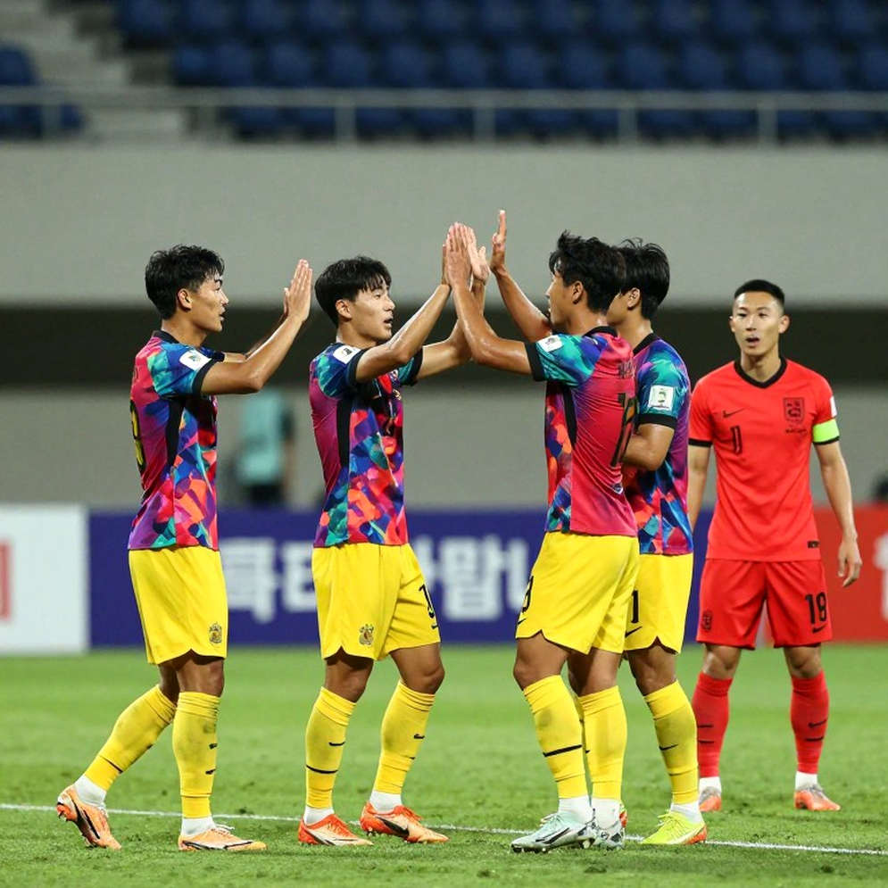 Triều Tiên 2-0 Trung Quốc: Bàn phản lưới phút 53 và mô thức khoan cánh trái mở cửa chung kết Asian Games Triều Tiên 2-0 Trung Quốc: Bàn phản lưới phút 53 và mô thức khoan cánh trái mở cửa chung kết Asian Games